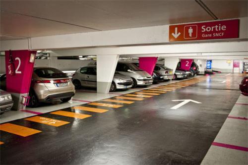 Apartament Luxury Paris La Vie En Rose Jacuzzi Terrasse Parking Zewnętrze zdjęcie